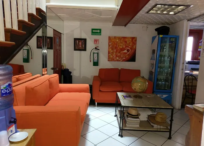 Anys Hostal Guest house 2*